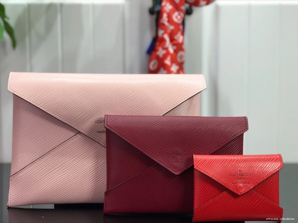 Official oldcobbler POCHETTE KIRIGAMI VUITTON LOUIS 0815